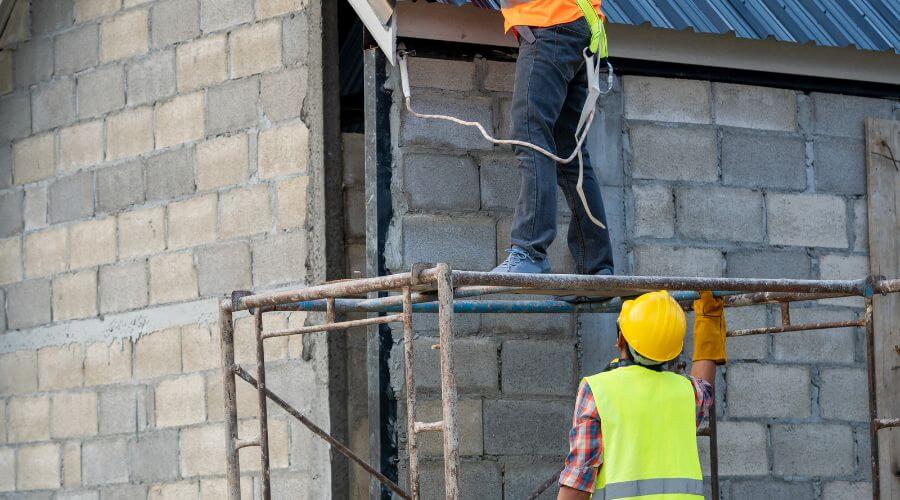 Professional gutter cleaning in Bad Axe, MI